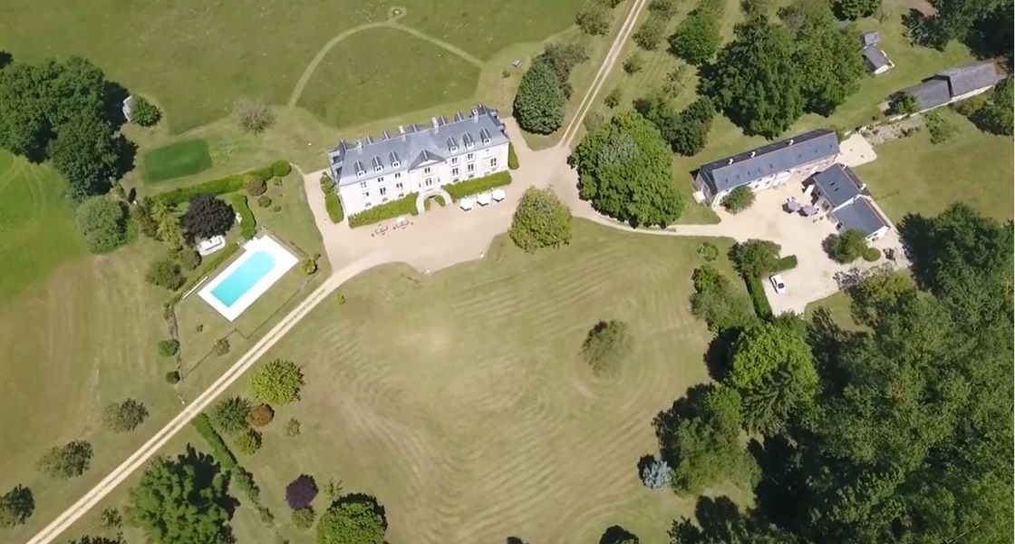 La Mothaye Drone view gites chateau